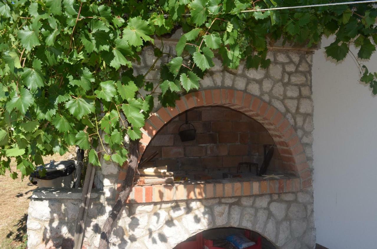 Apartment Mimi Draga Bašćanska المظهر الخارجي الصورة